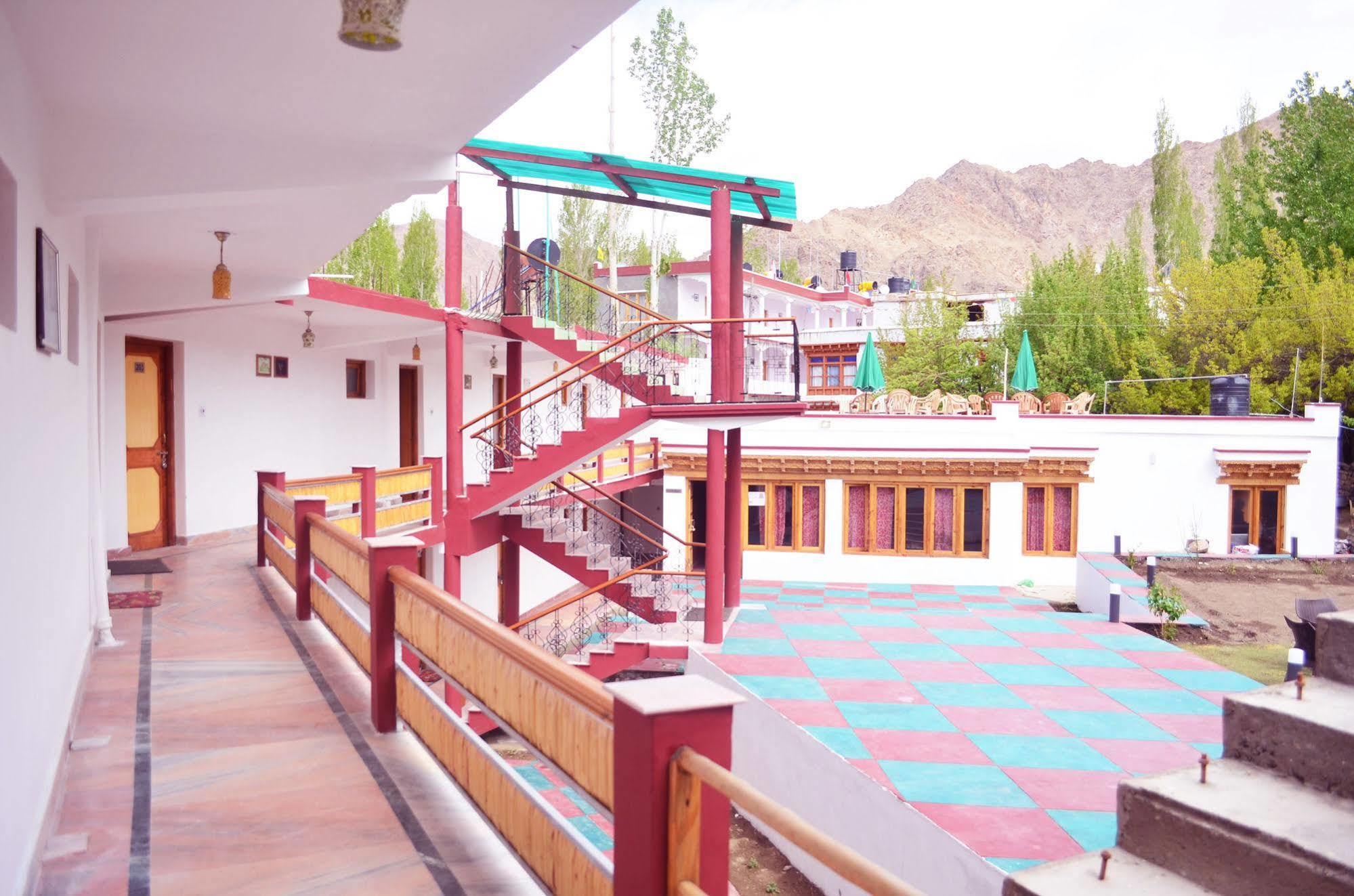 Beyond Stay - Kanika Himalayan View Leh Exterior foto